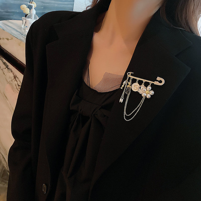 【小物】高級感ブローチG23502