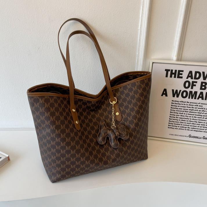 【小物】3色大容量ショルダーバッグF8175