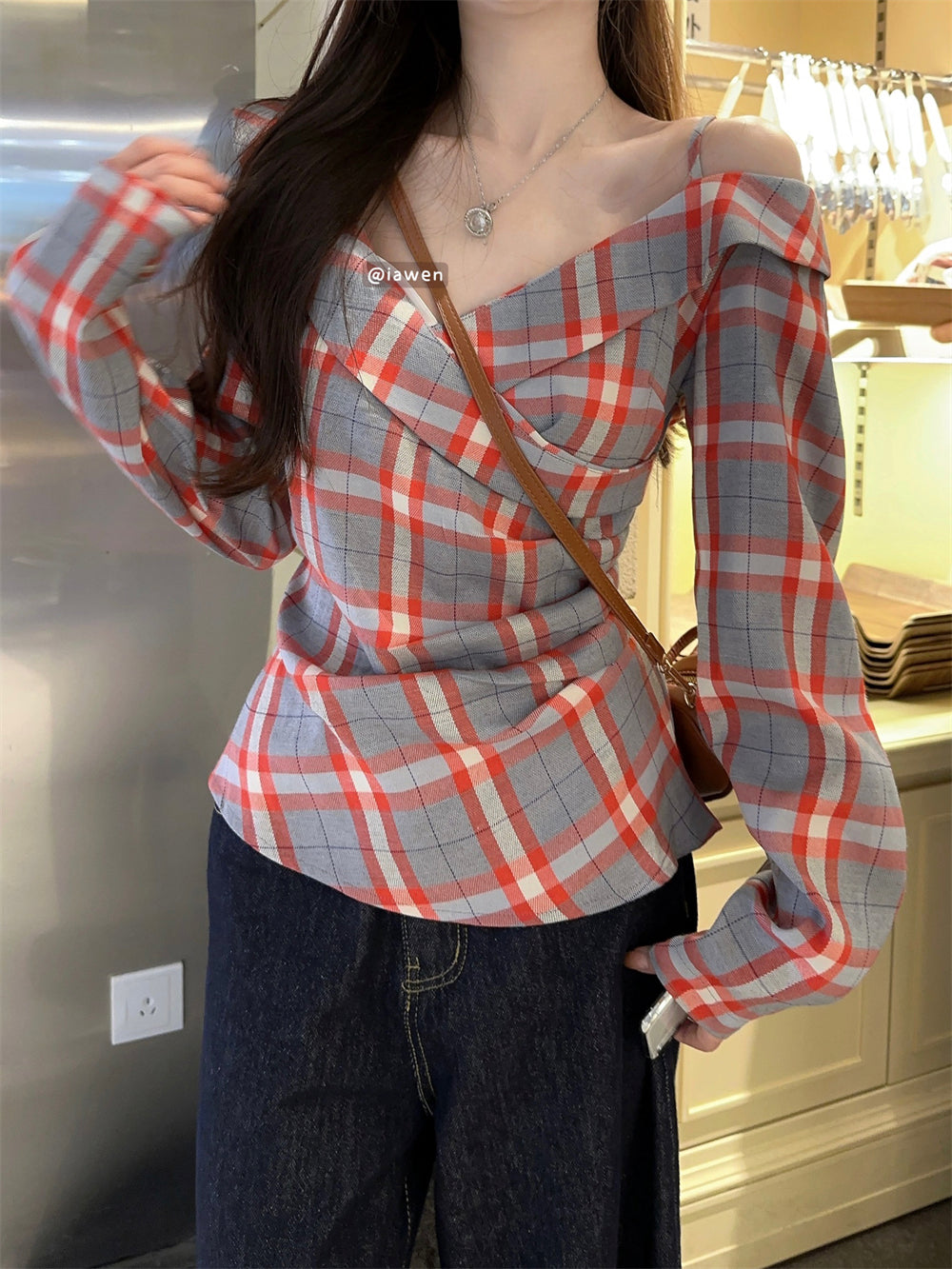 【tops】Vネックチェック柄ブラウスG23621