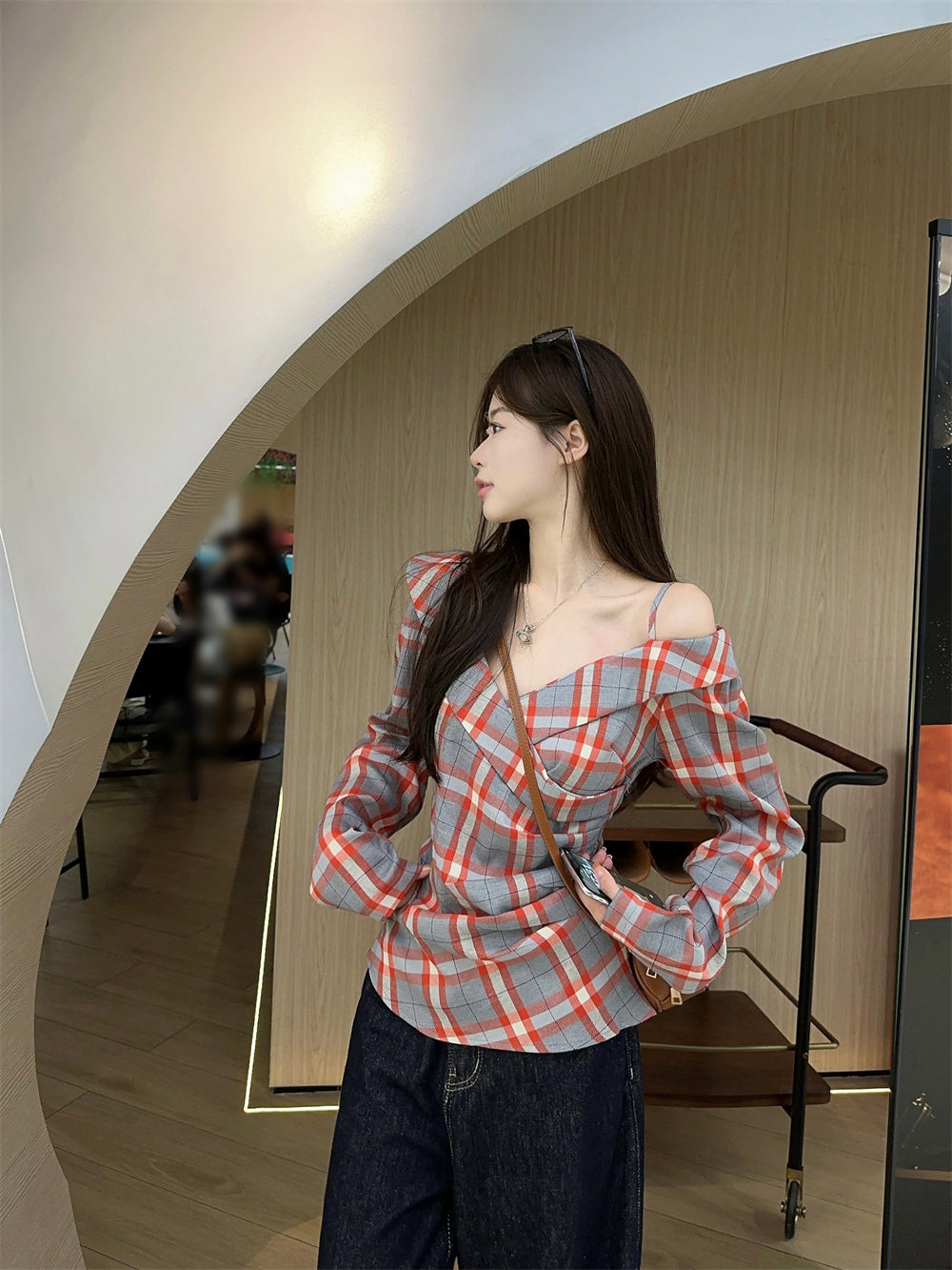 【tops】Vネックチェック柄ブラウスG23621