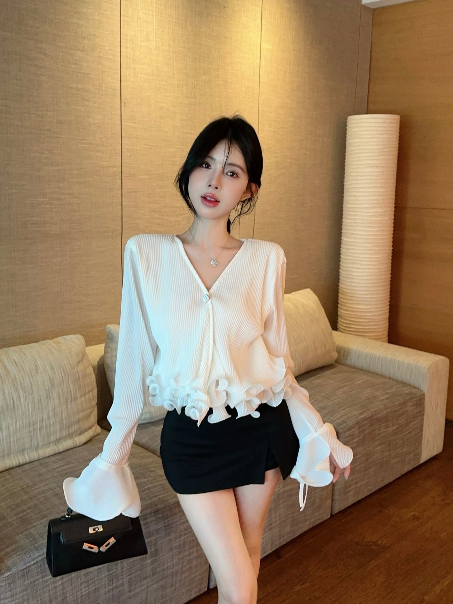 【tops】Vネック長袖ブラウスG23628