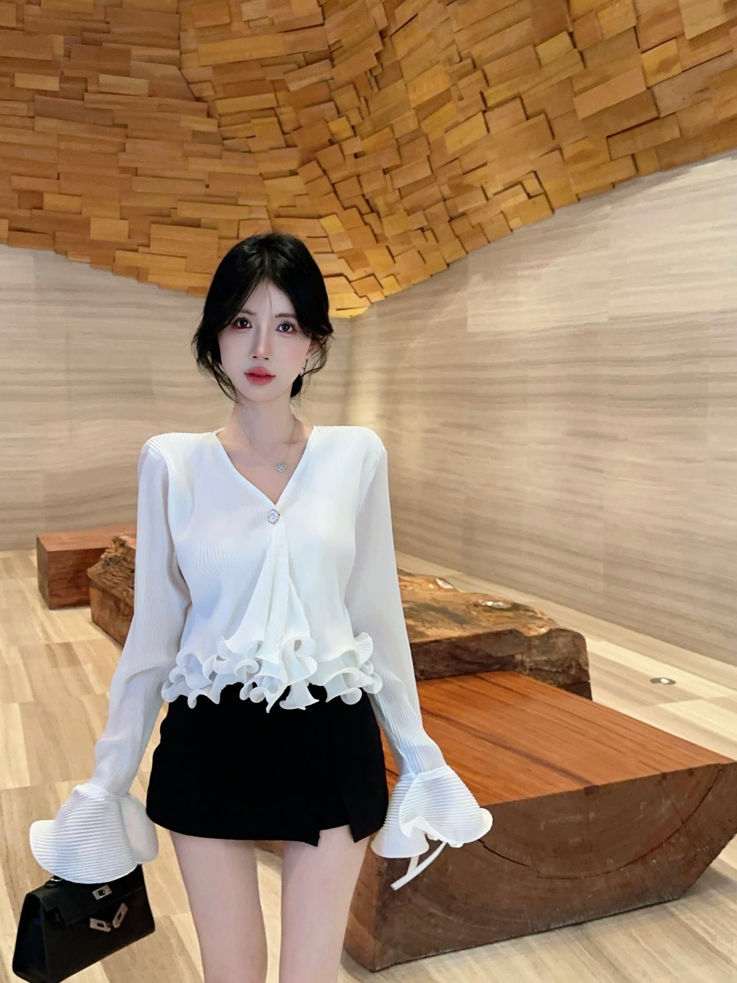 【tops】Vネック長袖ブラウスG23628