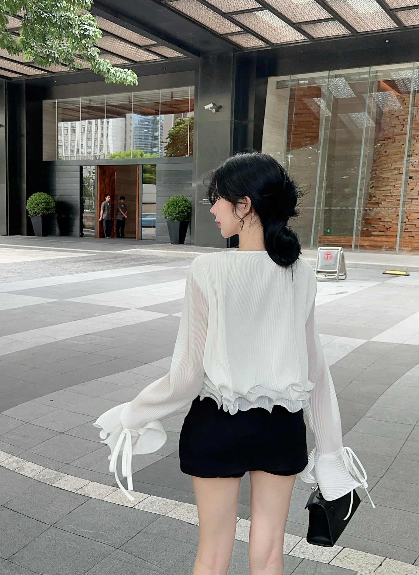 【tops】Vネック長袖ブラウスG23628