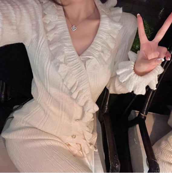 【tops】VネックフレアスリーブニットセーターG23629