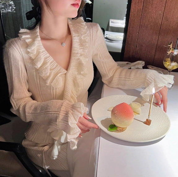 【tops】VネックフレアスリーブニットセーターG23629