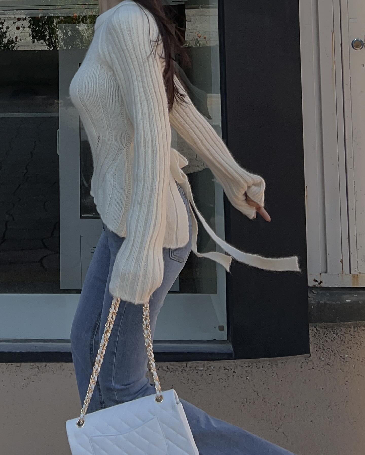 【tops】長袖バックで綺麗ニットセータG23688