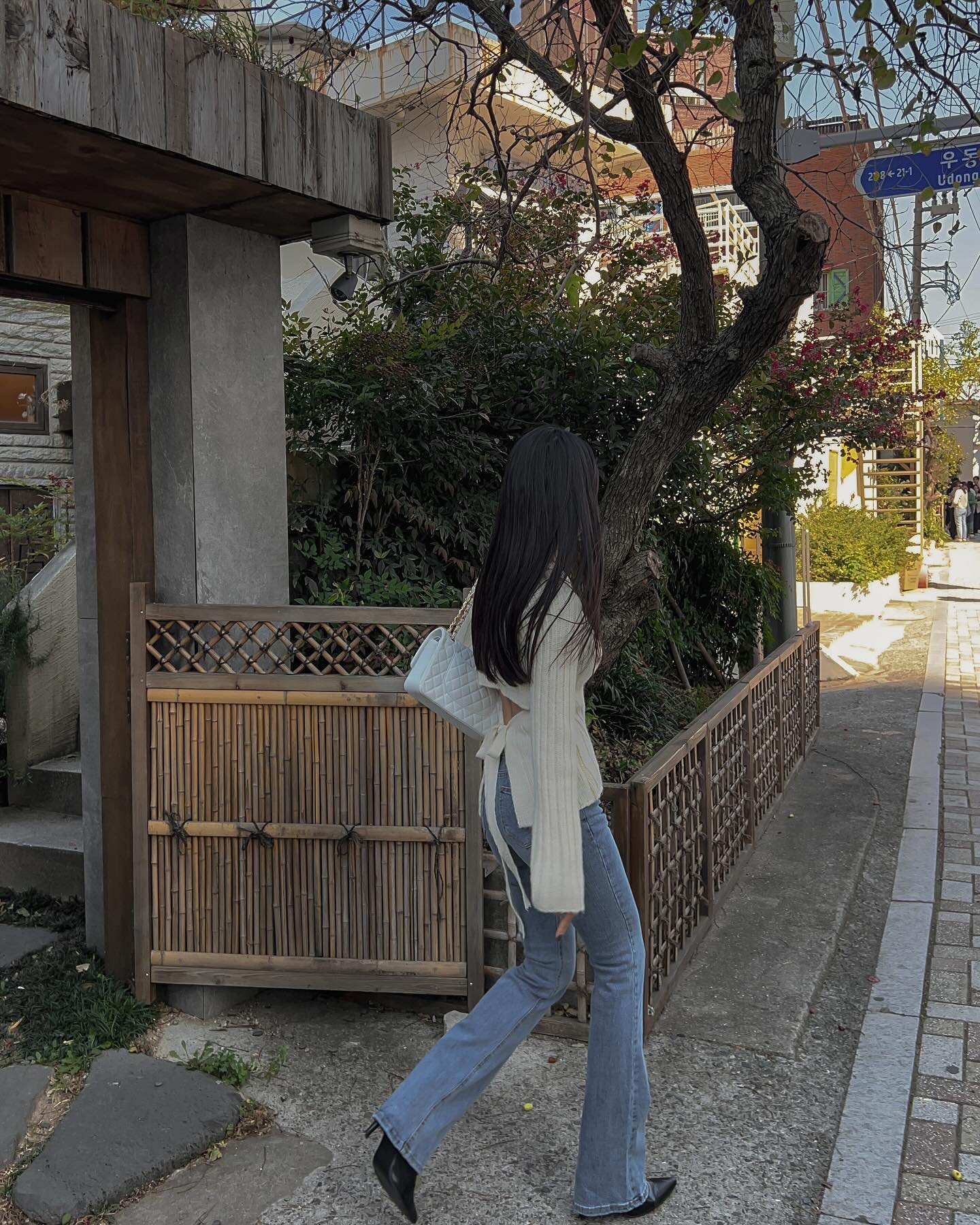 【tops】長袖バックで綺麗ニットセータG23688