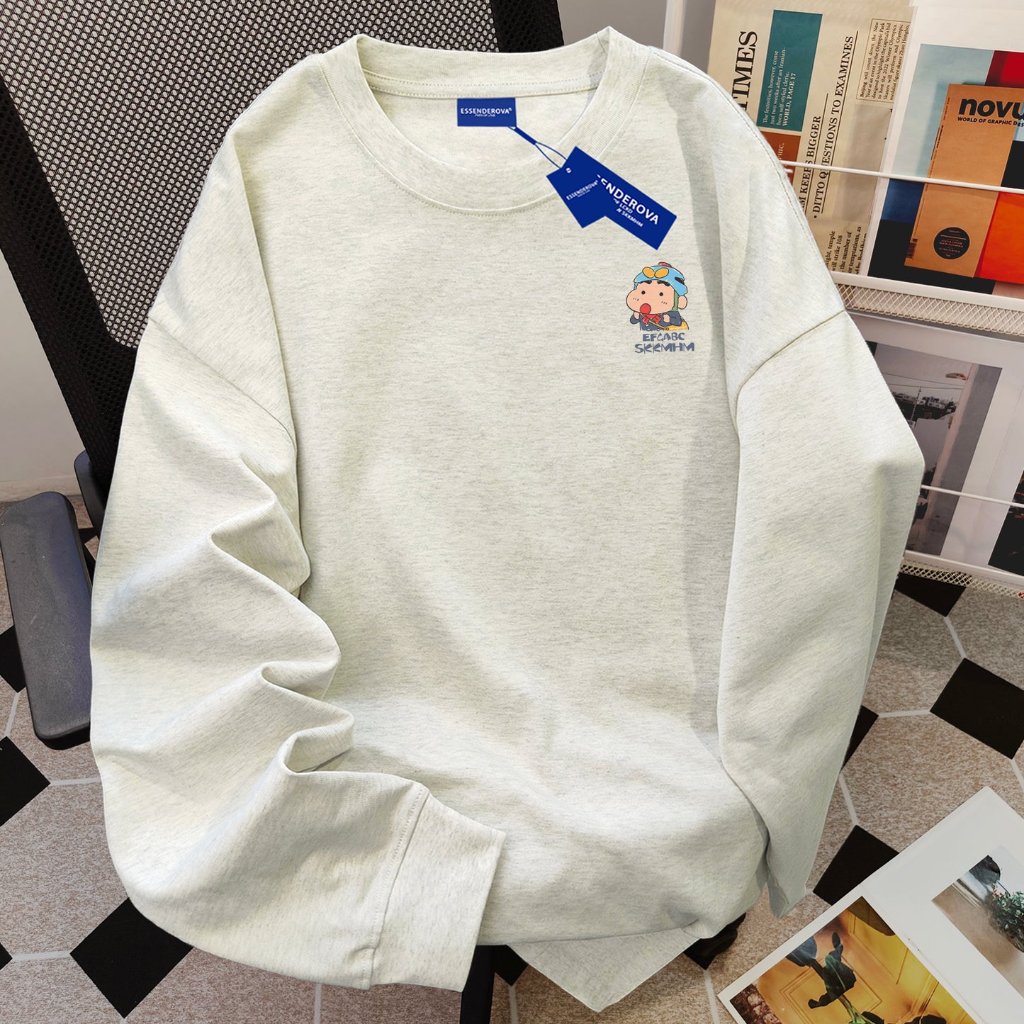 【tops】キャラクター長袖TシャツG23768