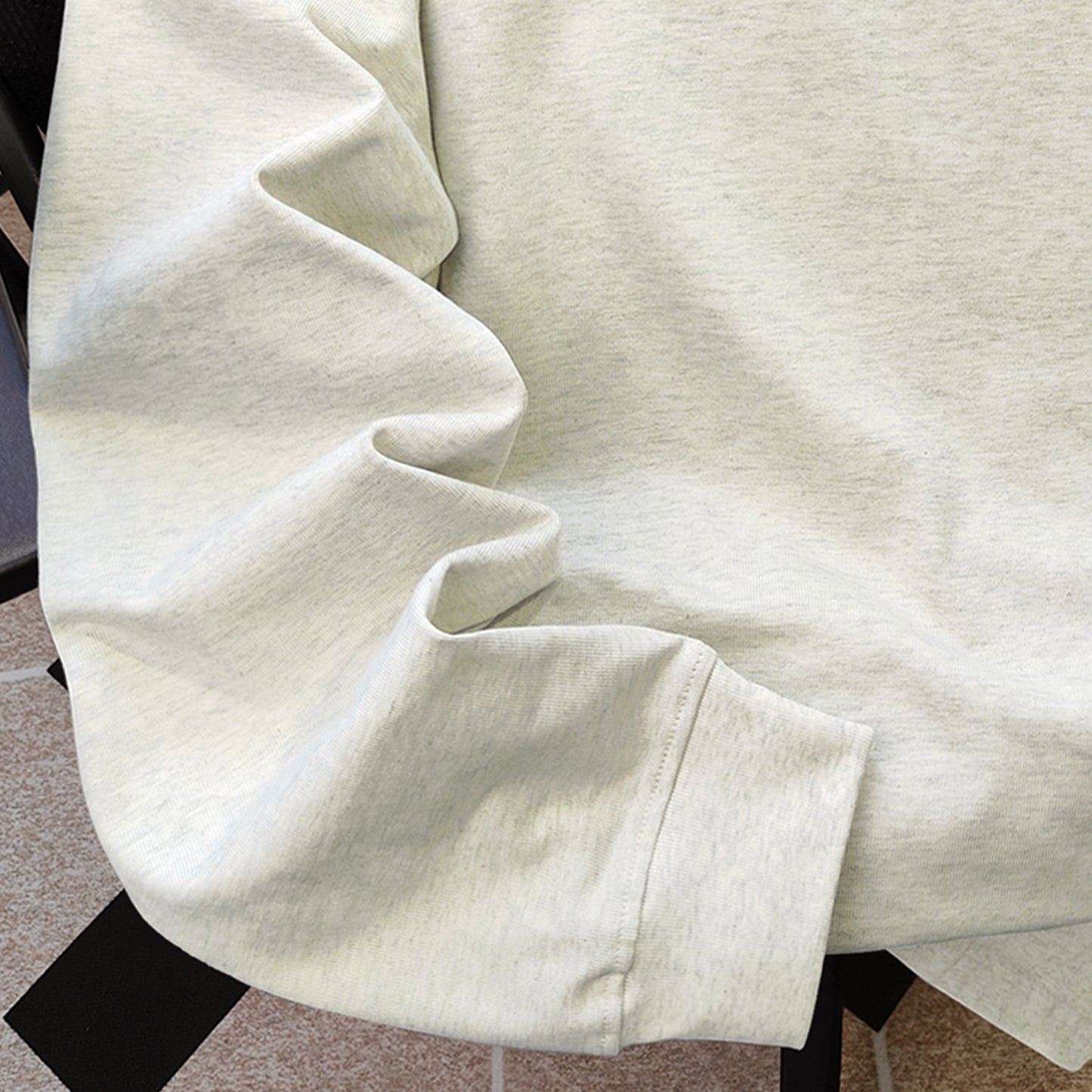 【tops】キャラクター長袖TシャツG23768