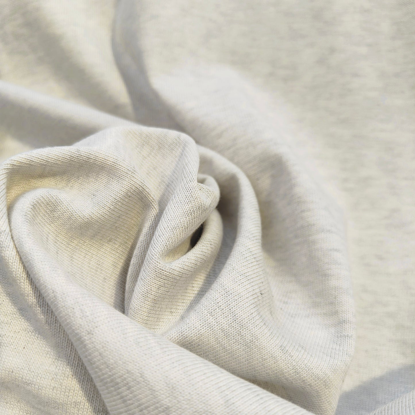 【tops】キャラクター長袖TシャツG23768