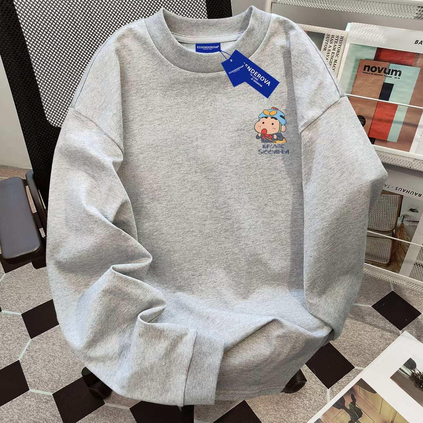 【tops】キャラクター長袖TシャツG23768