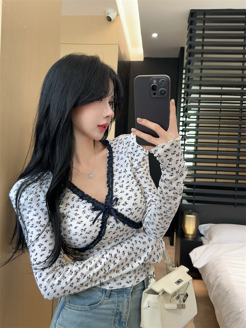 【tops】Vネック花柄長袖TシャツG23811