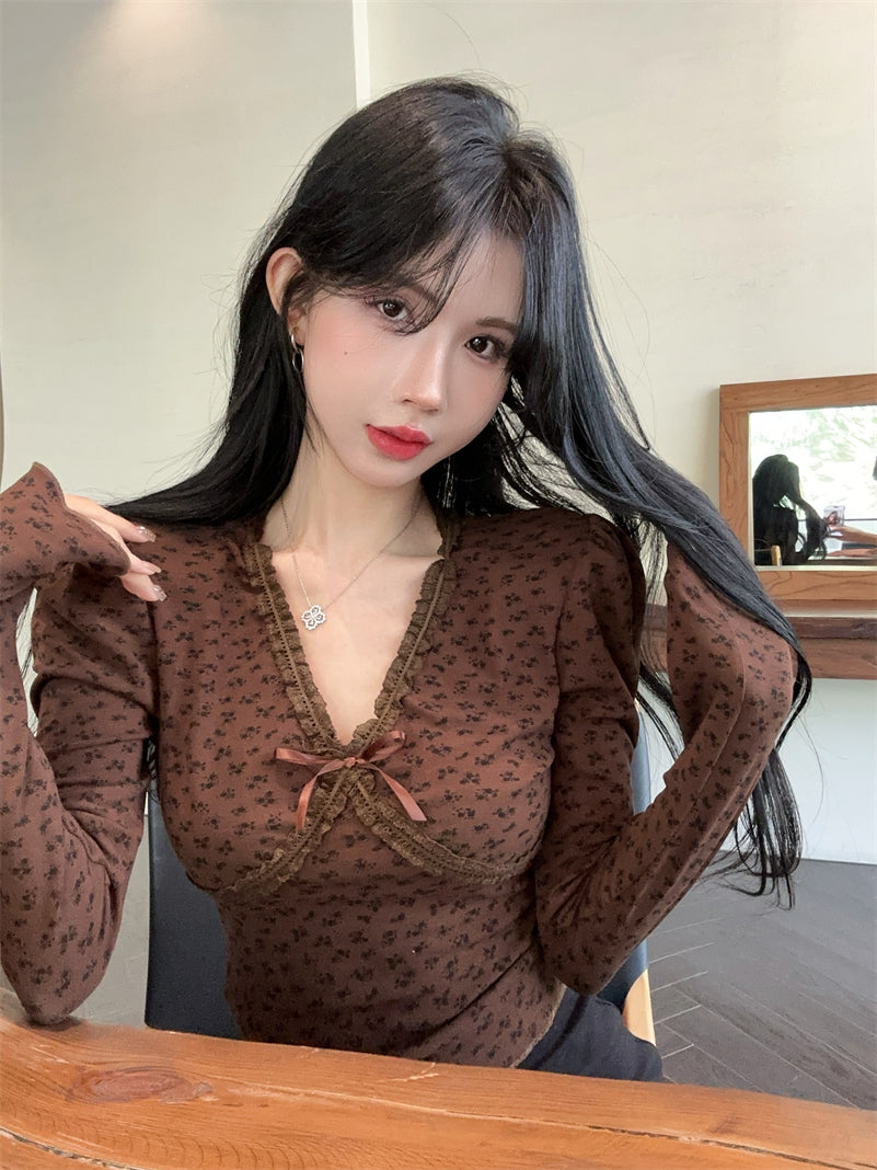 【tops】Vネック花柄長袖TシャツG23811