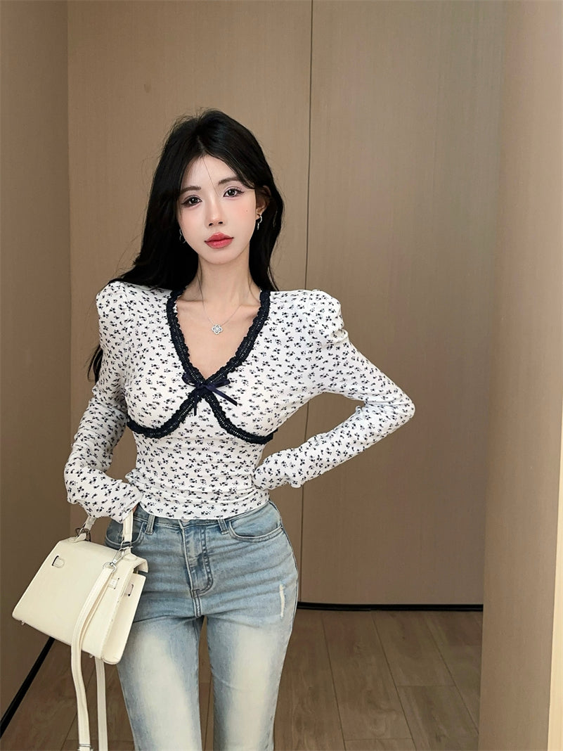 【tops】Vネック花柄長袖TシャツG23811