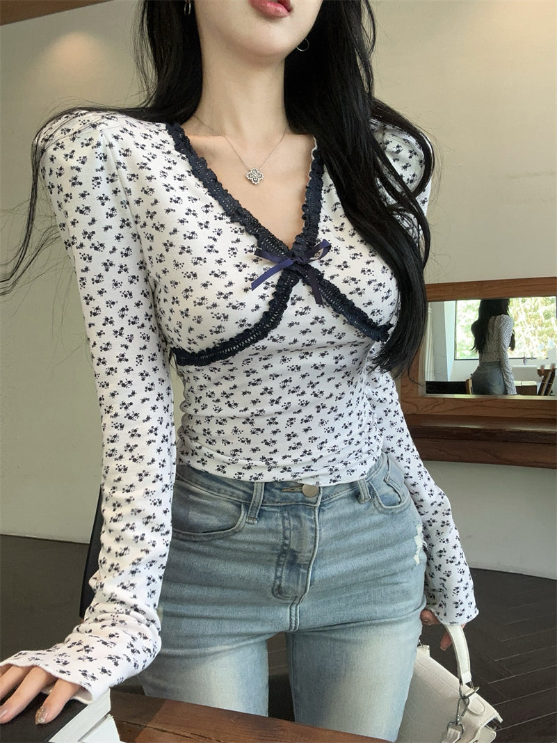 【tops】Vネック花柄長袖TシャツG23811