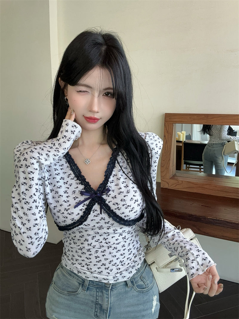 【tops】Vネック花柄長袖TシャツG23811