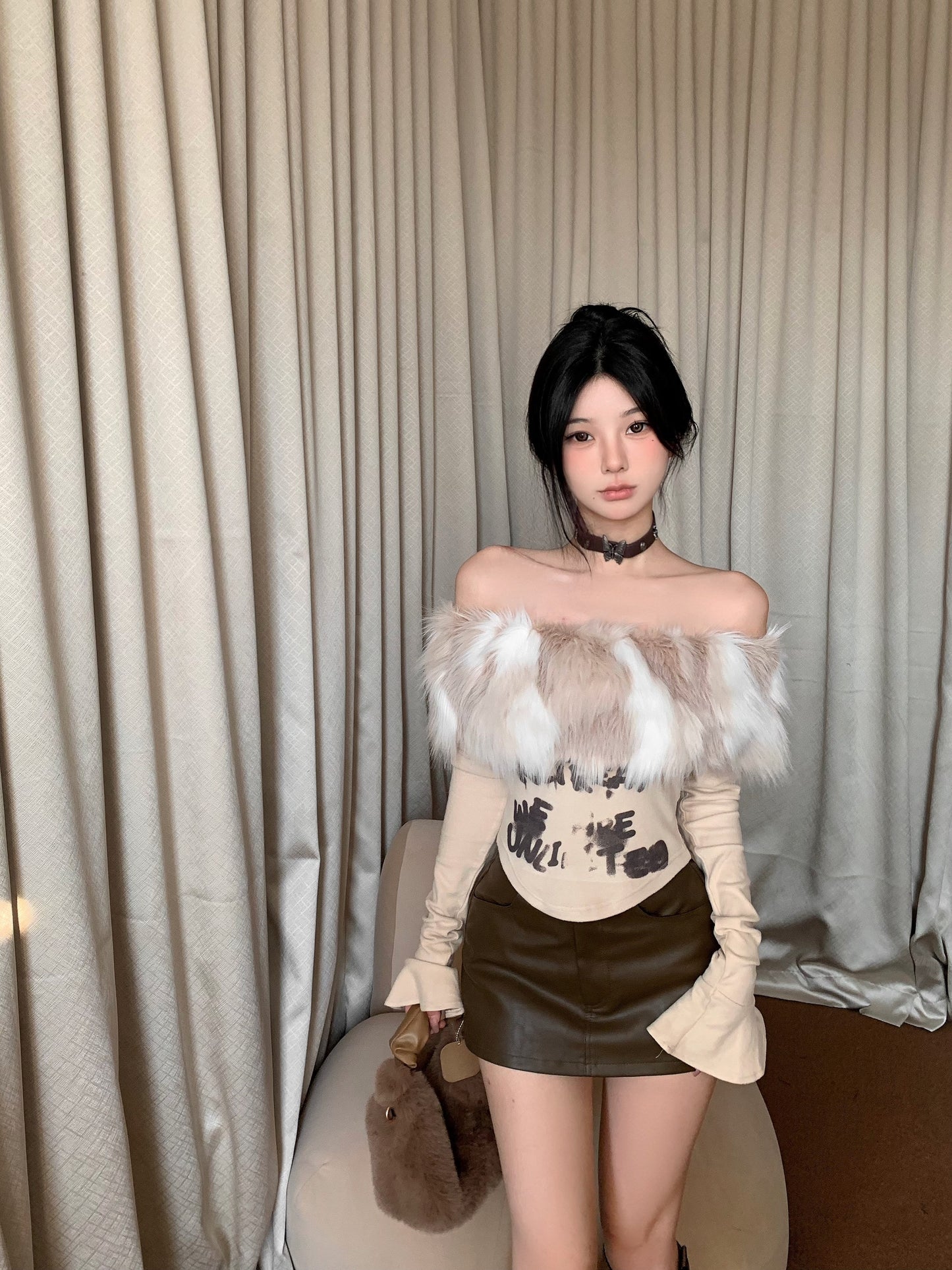 【tops】ファーオフショルダー長袖TシャツG23813