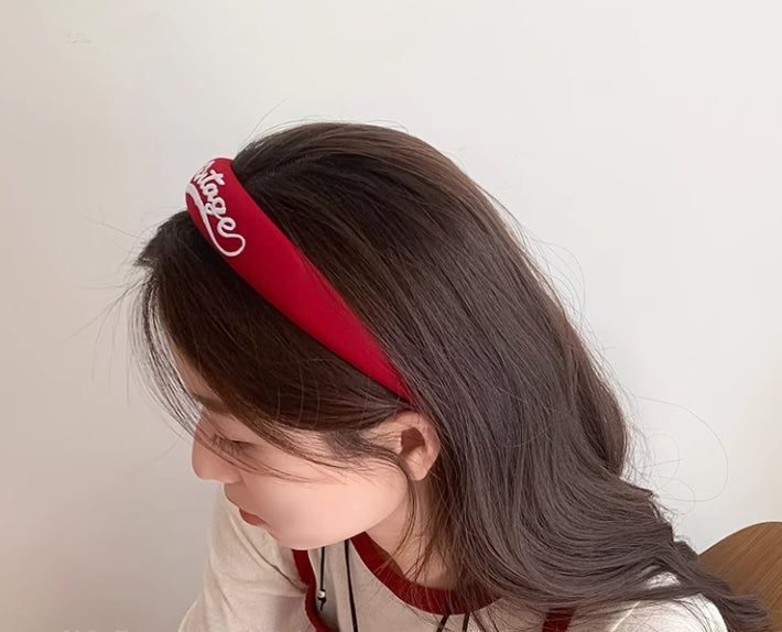 【小物】英字柄カチューシャヘアアクセサリーG23853