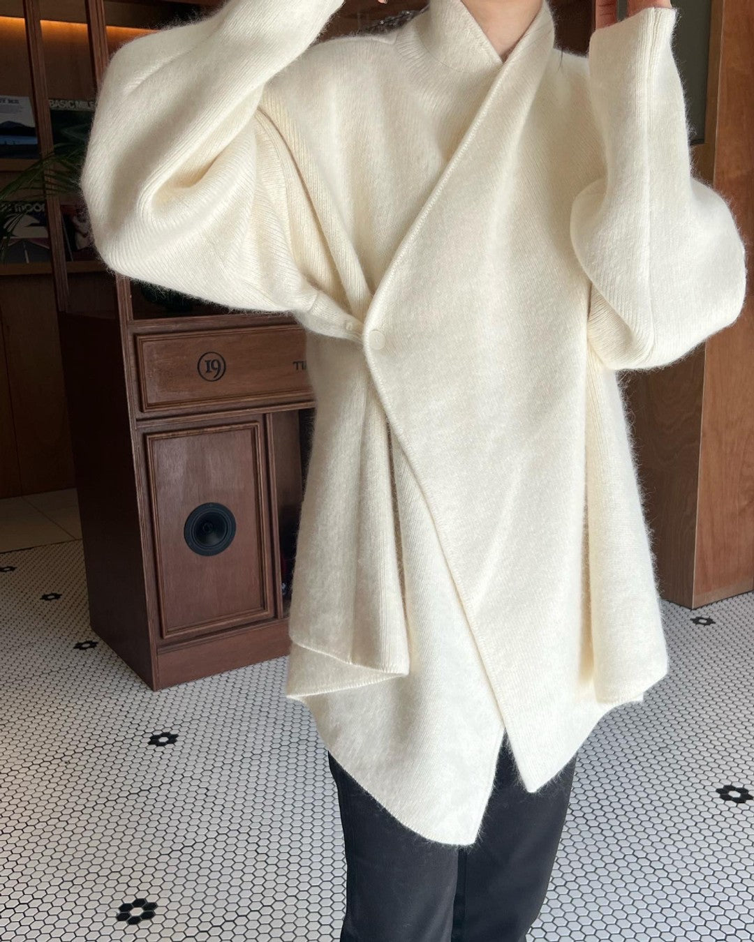 【outer】ゆったりVネック長袖ニットコートG24178