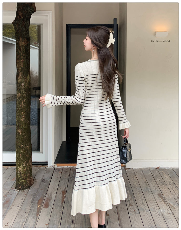 【dress】Vネック長袖ストライプ柄ニットワンピースG24203