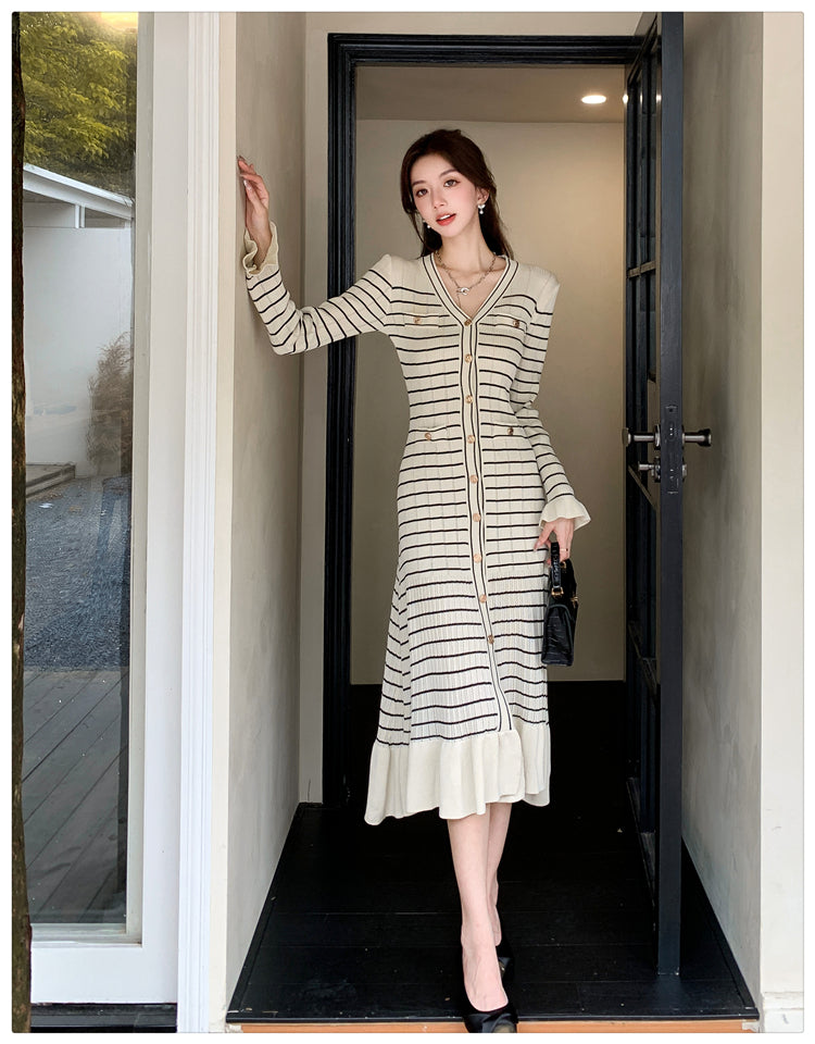 【dress】Vネック長袖ストライプ柄ニットワンピースG24203