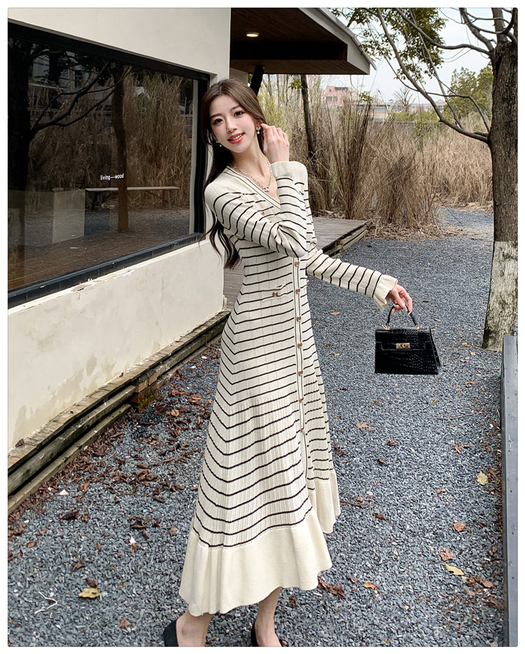 【dress】Vネック長袖ストライプ柄ニットワンピースG24203