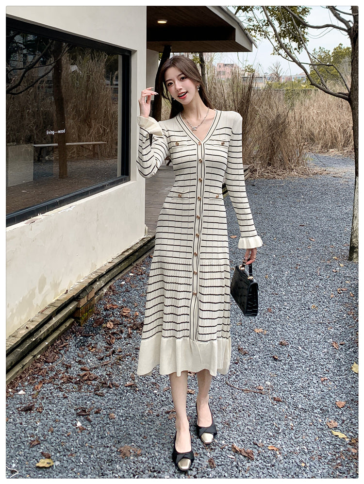 【dress】Vネック長袖ストライプ柄ニットワンピースG24203