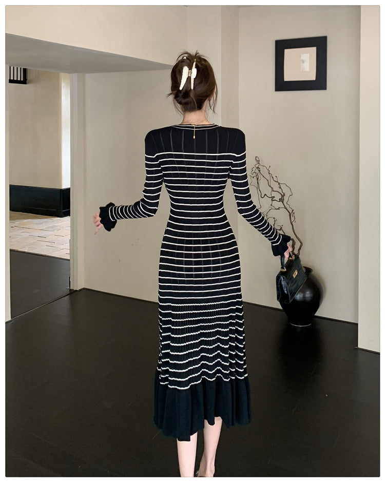 【dress】Vネック長袖ストライプ柄ニットワンピースG24203