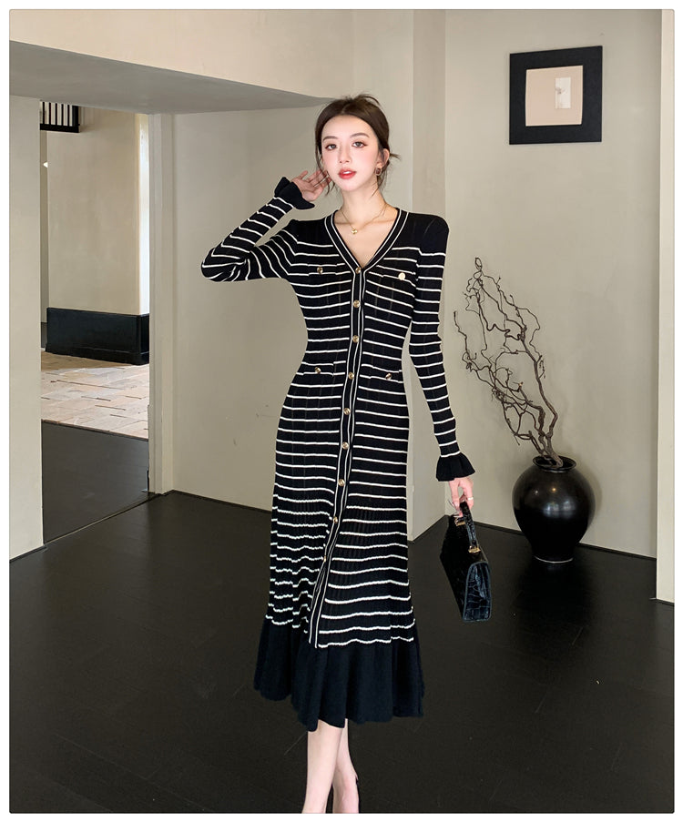 【dress】Vネック長袖ストライプ柄ニットワンピースG24203