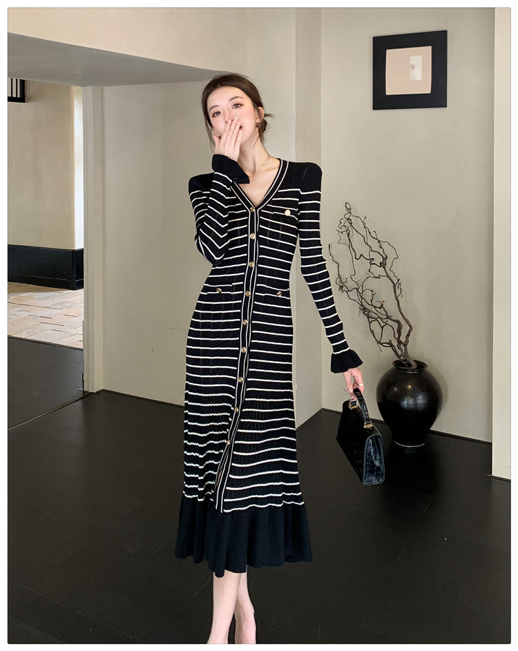 【dress】Vネック長袖ストライプ柄ニットワンピースG24203