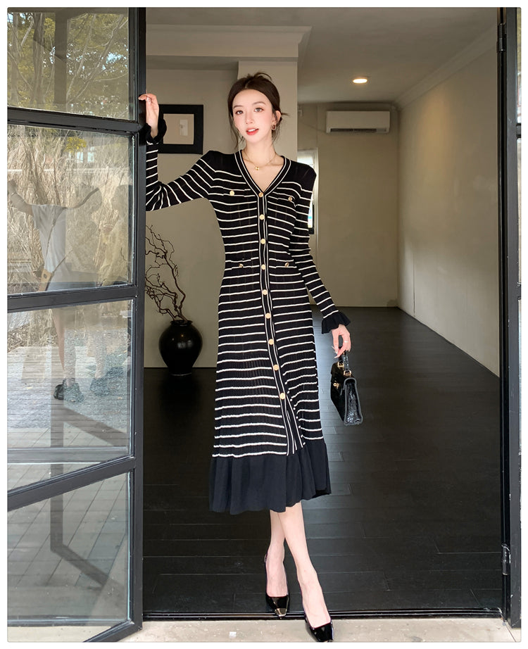 【dress】Vネック長袖ストライプ柄ニットワンピースG24203