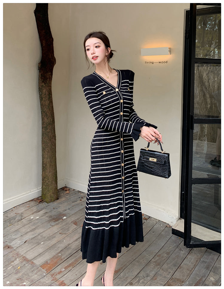 【dress】Vネック長袖ストライプ柄ニットワンピースG24203