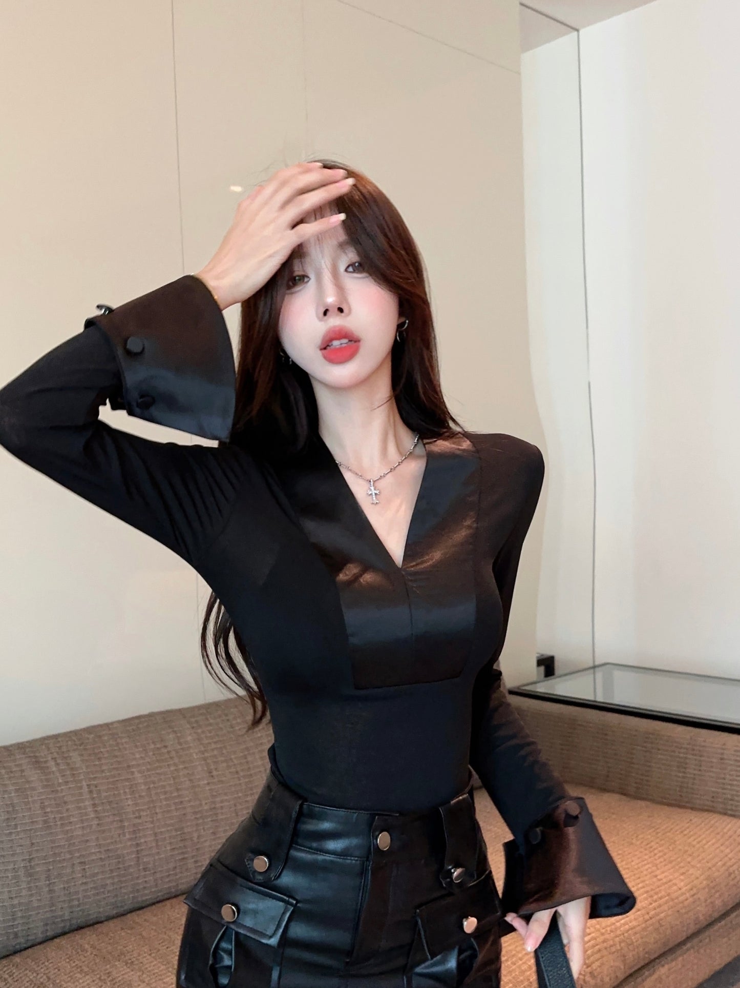 【tops】VネックフレアスリーブTシャツG24244