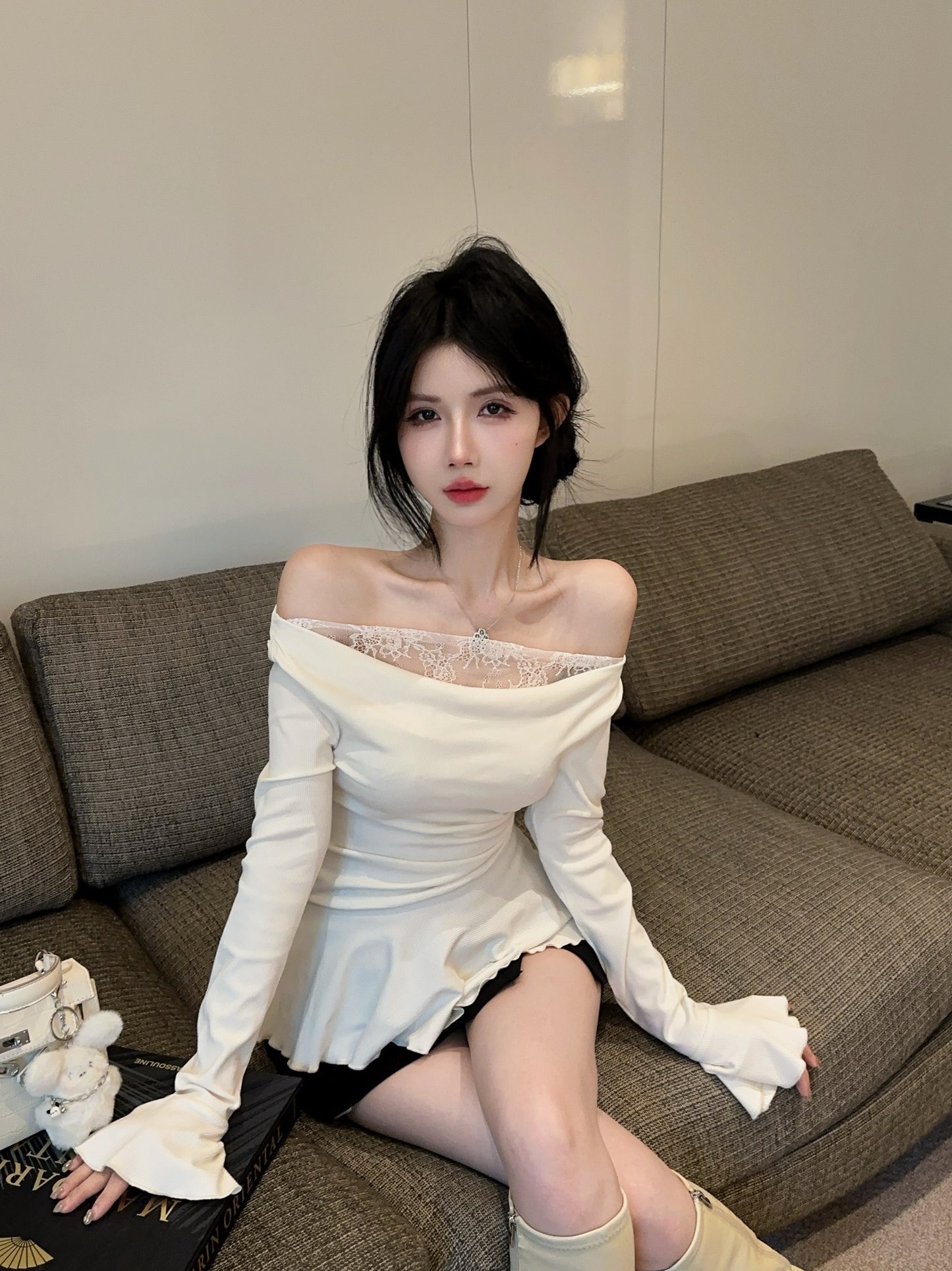 【tops】切り替えレース長袖フリルTシャツG24289