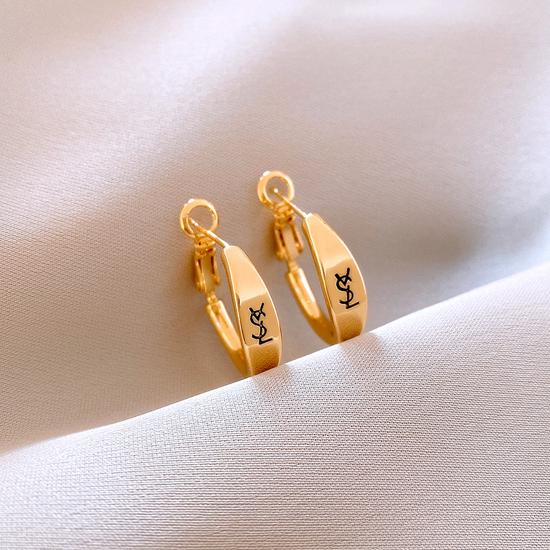 【小物】英字柄イヤリングアクセサリーG24350