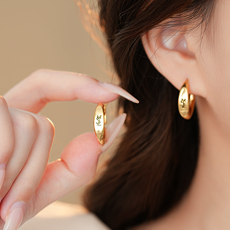 【小物】英字柄イヤリングアクセサリーG24350