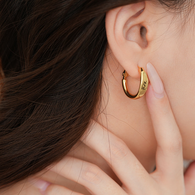 【小物】英字柄イヤリングアクセサリーG24350