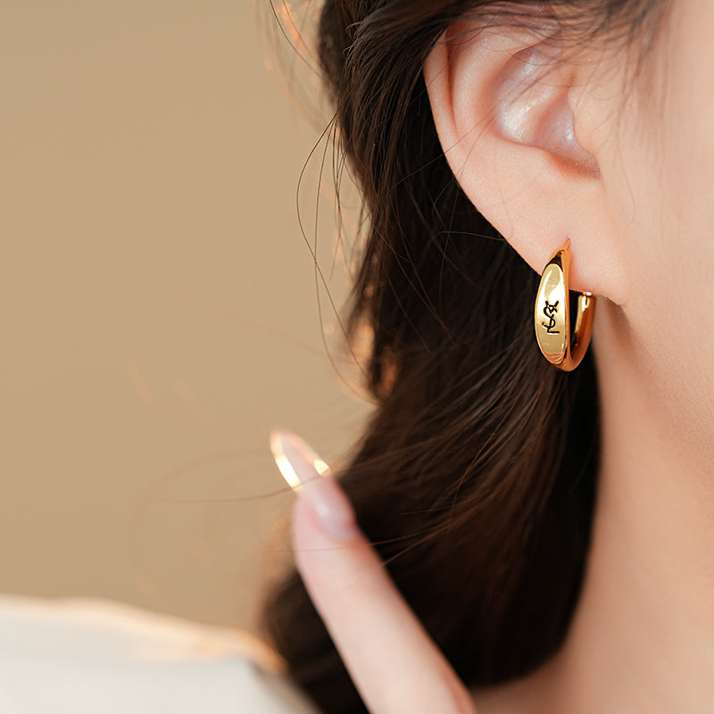 【小物】英字柄イヤリングアクセサリーG24350