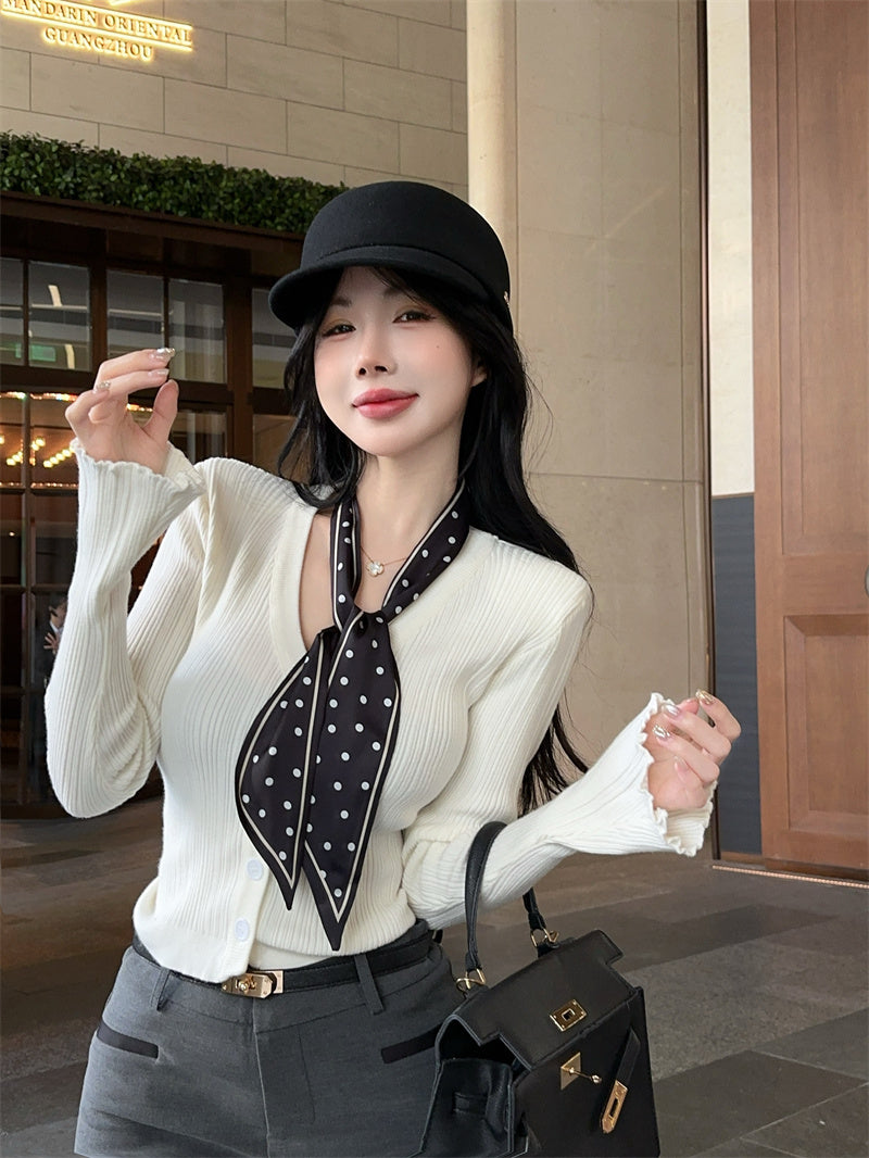 【outer】スカーフ付き長袖ニットカーディガンG24381