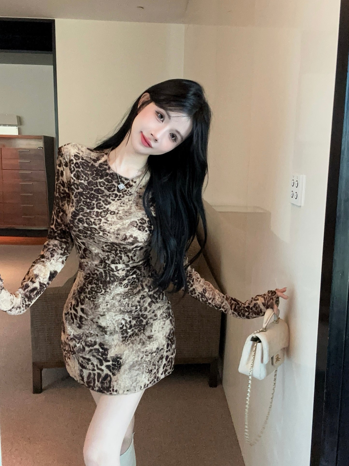 【dress】ヒョウ柄プリント長袖タイトワンピースG24421