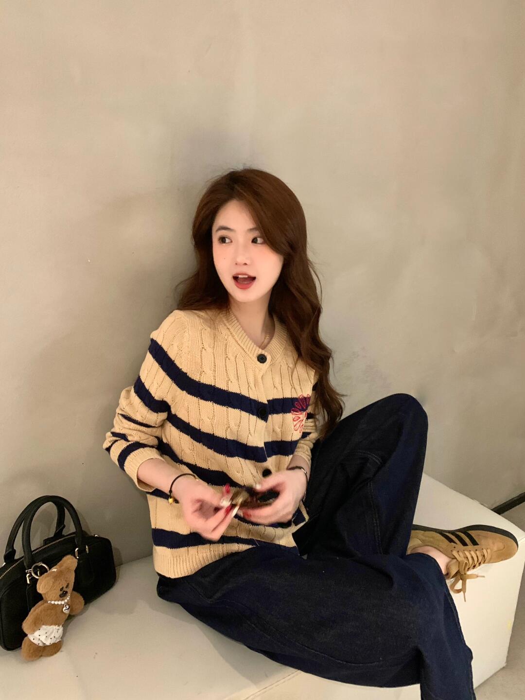 【outer】ストライプ柄ニットカーディガンG24442