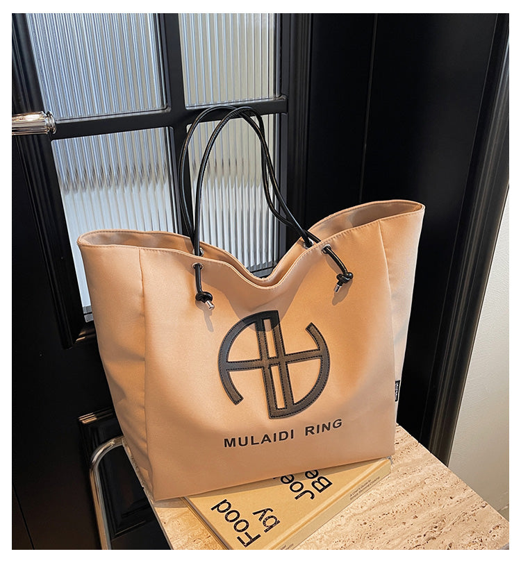 【小物】3色大容量ショルダーバッグG24548