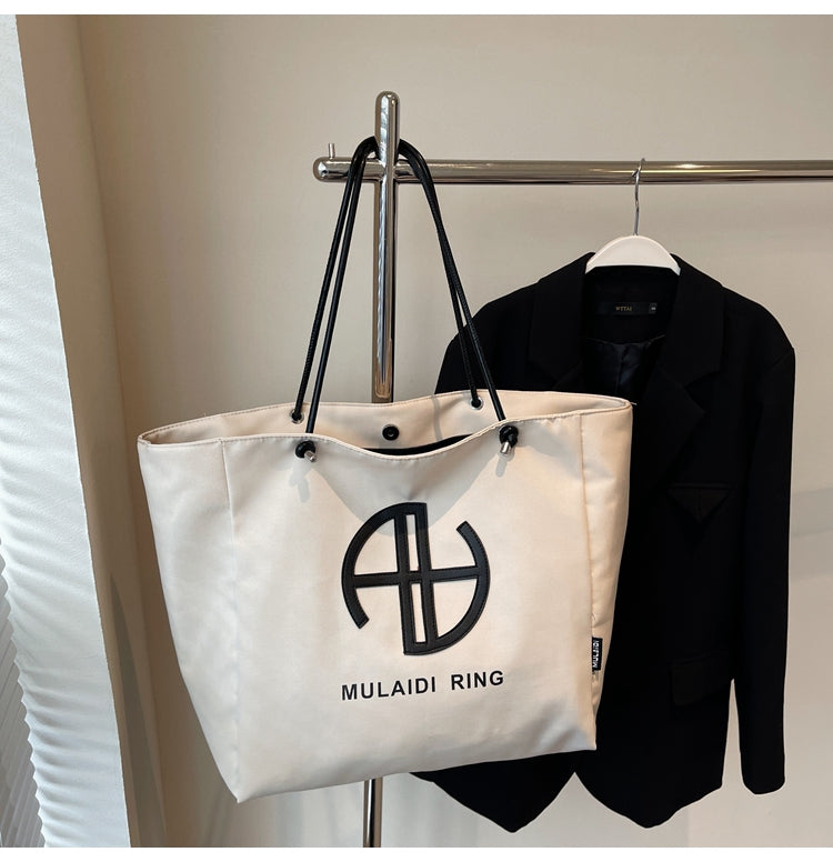 【小物】3色大容量ショルダーバッグG24548