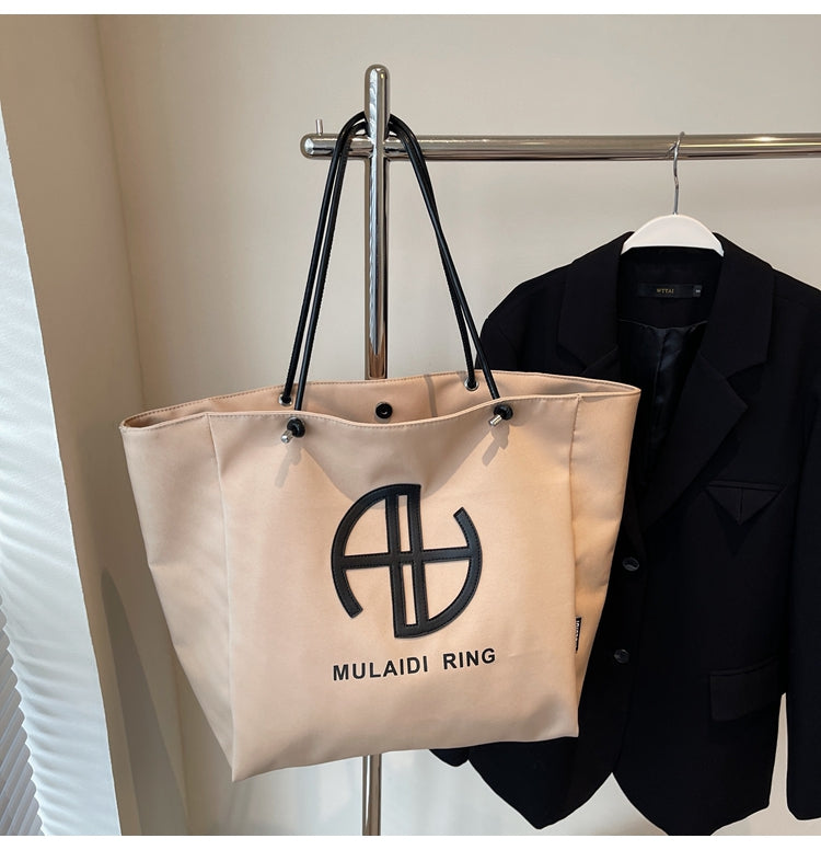 【小物】3色大容量ショルダーバッグG24548