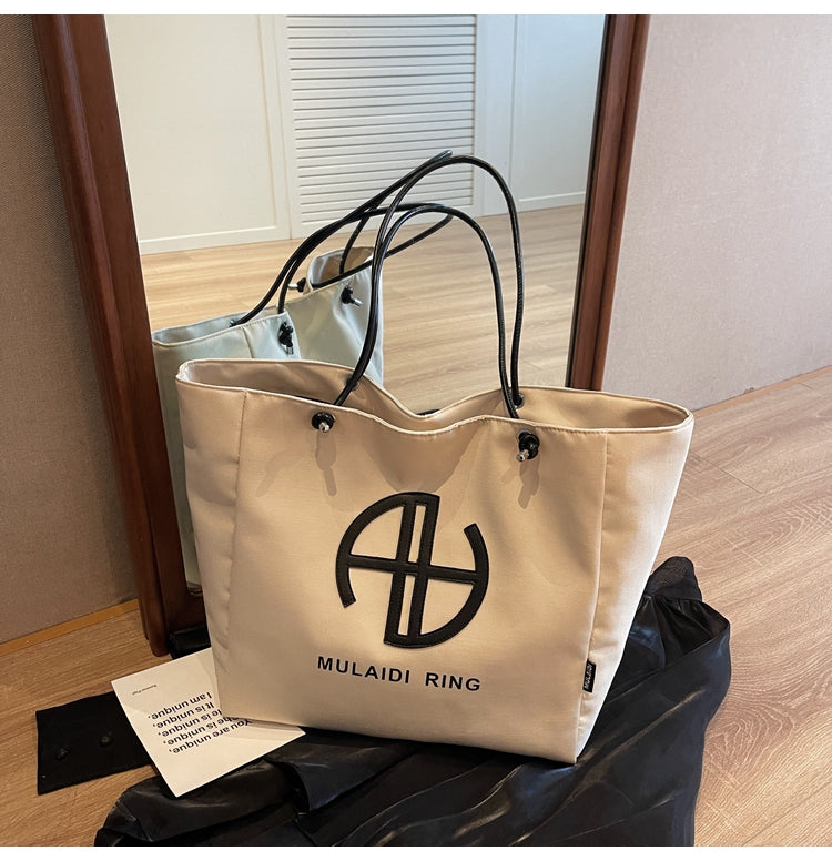 【小物】3色大容量ショルダーバッグG24548