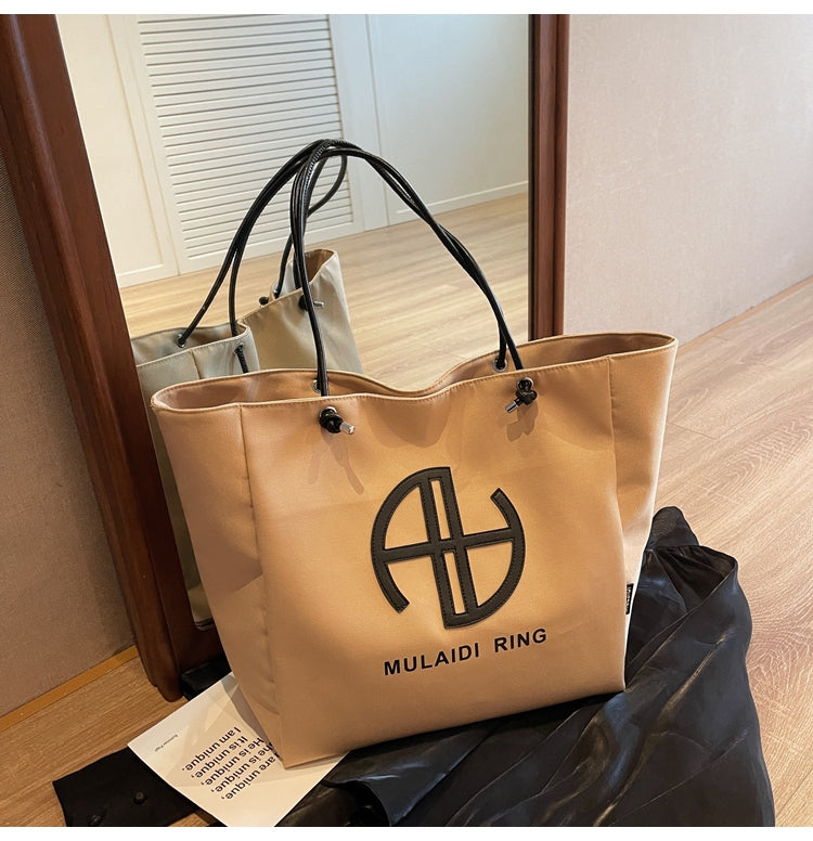 【小物】3色大容量ショルダーバッグG24548