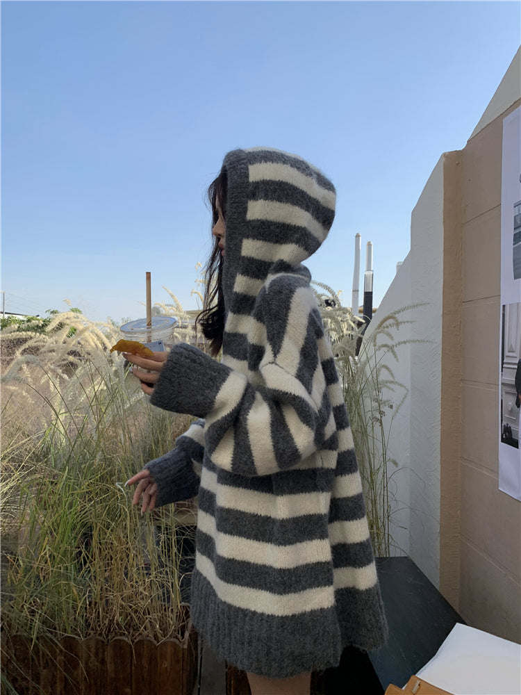 【tops】フード付きストライプ柄ニットセーターG24579