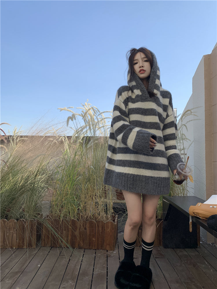 【tops】フード付きストライプ柄ニットセーターG24579