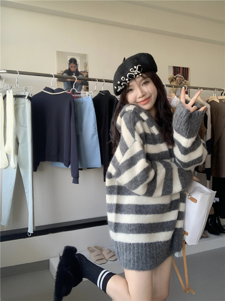 【tops】フード付きストライプ柄ニットセーターG24579