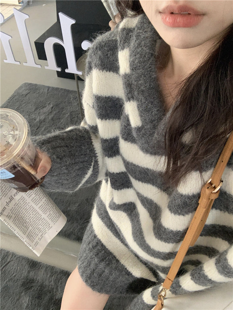 【tops】フード付きストライプ柄ニットセーターG24579